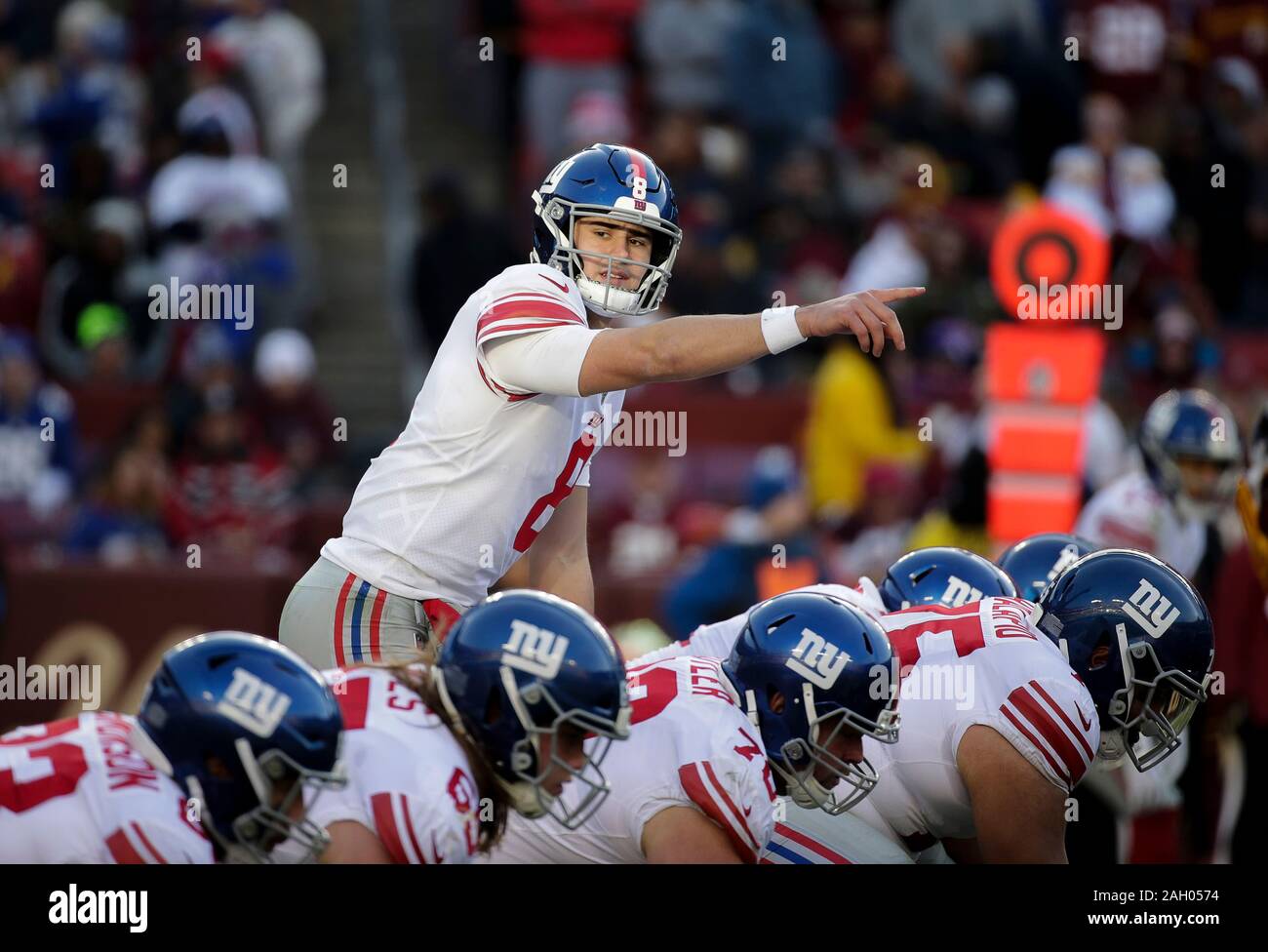 December 22, 2019: New York Giants QB (8) Daniel Jones points out a defense  under center during a NFL football game between the Washington Redskins and the  New York Giants at FedEx