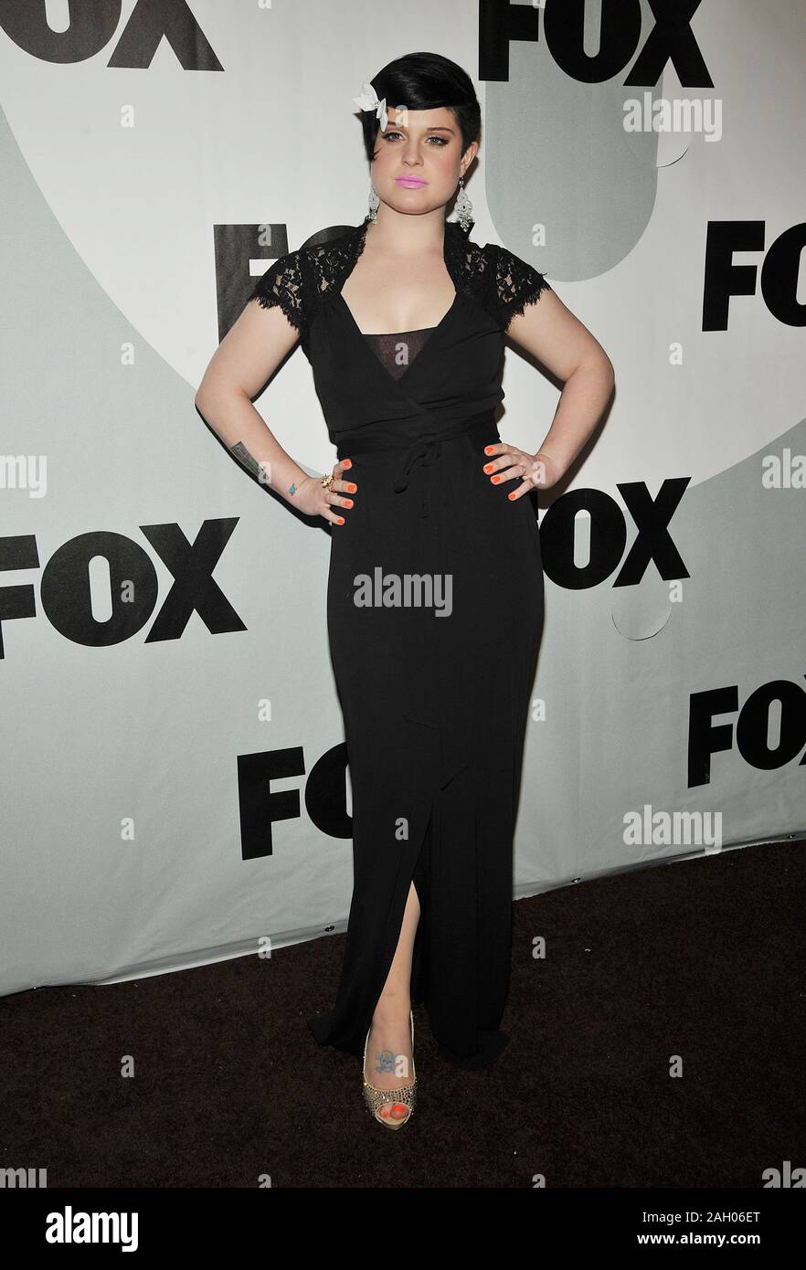 Kelly osbourne black dress hotsell