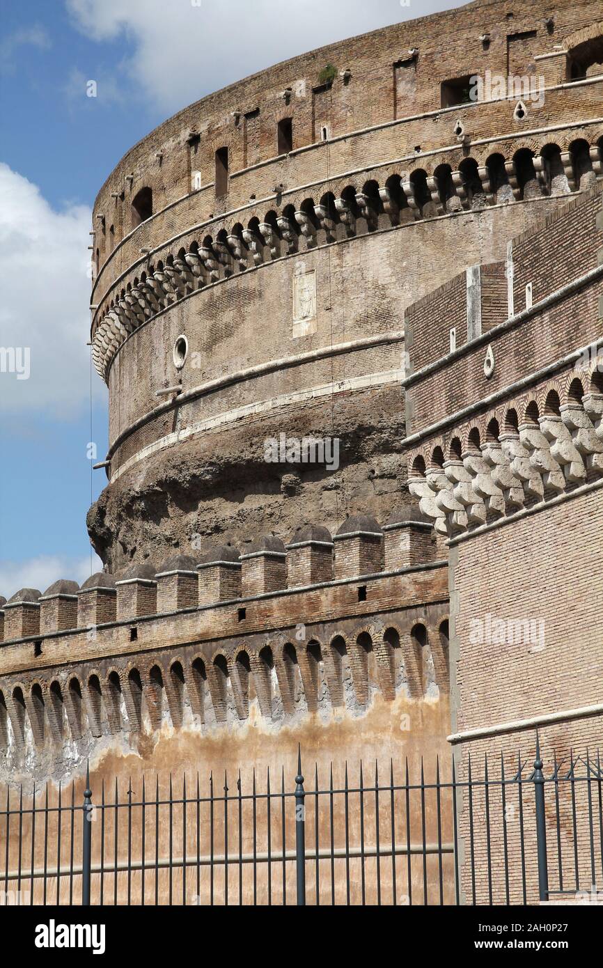 Castle Complicated Rome Rome, Italy. View of famous Castel Sant' Angelo Stock Photo - Alamy