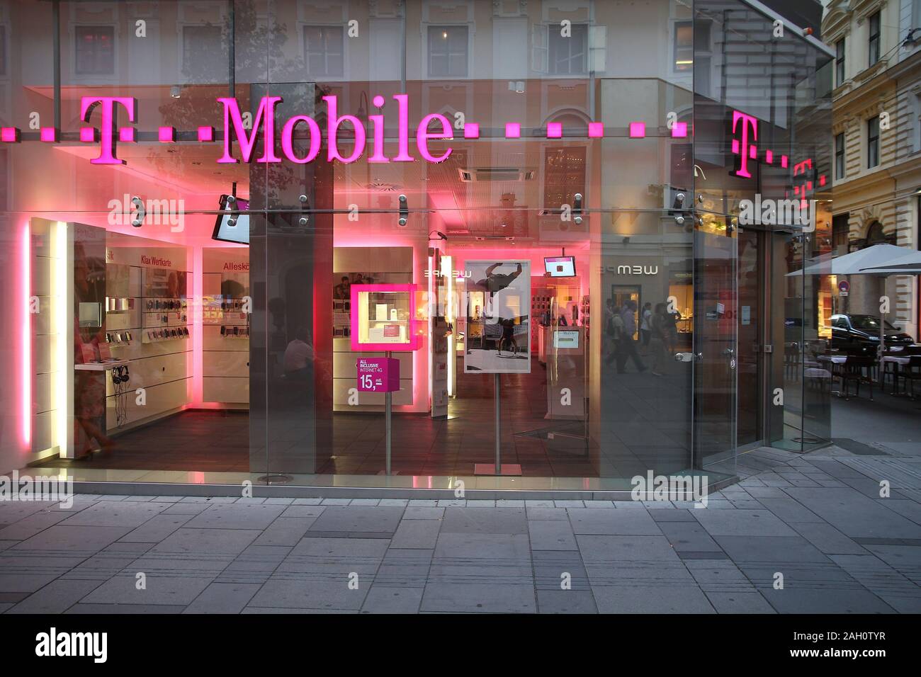 T mobile austria hi-res stock photography and images - Alamy