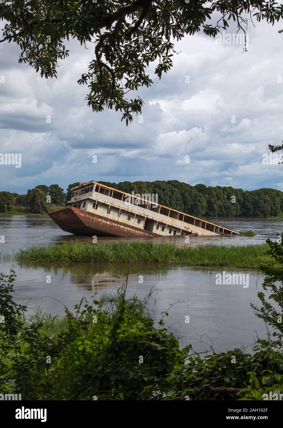 Sunken ferry in the white Nile, Central Equatoria, Juba, South Sudan Stock Photo