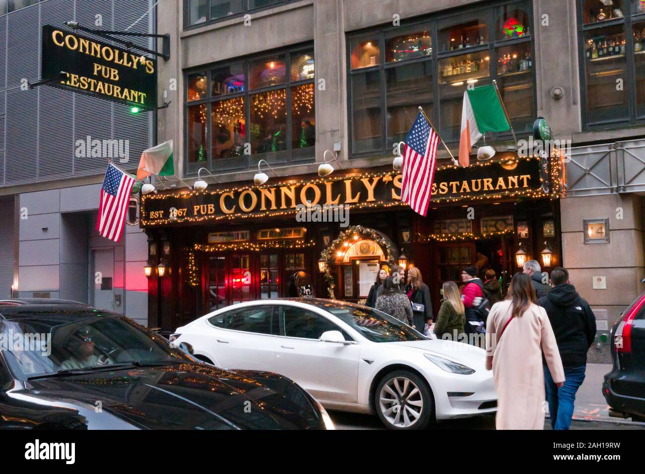 Connollys bar new york hi-res stock photography and images - Alamy