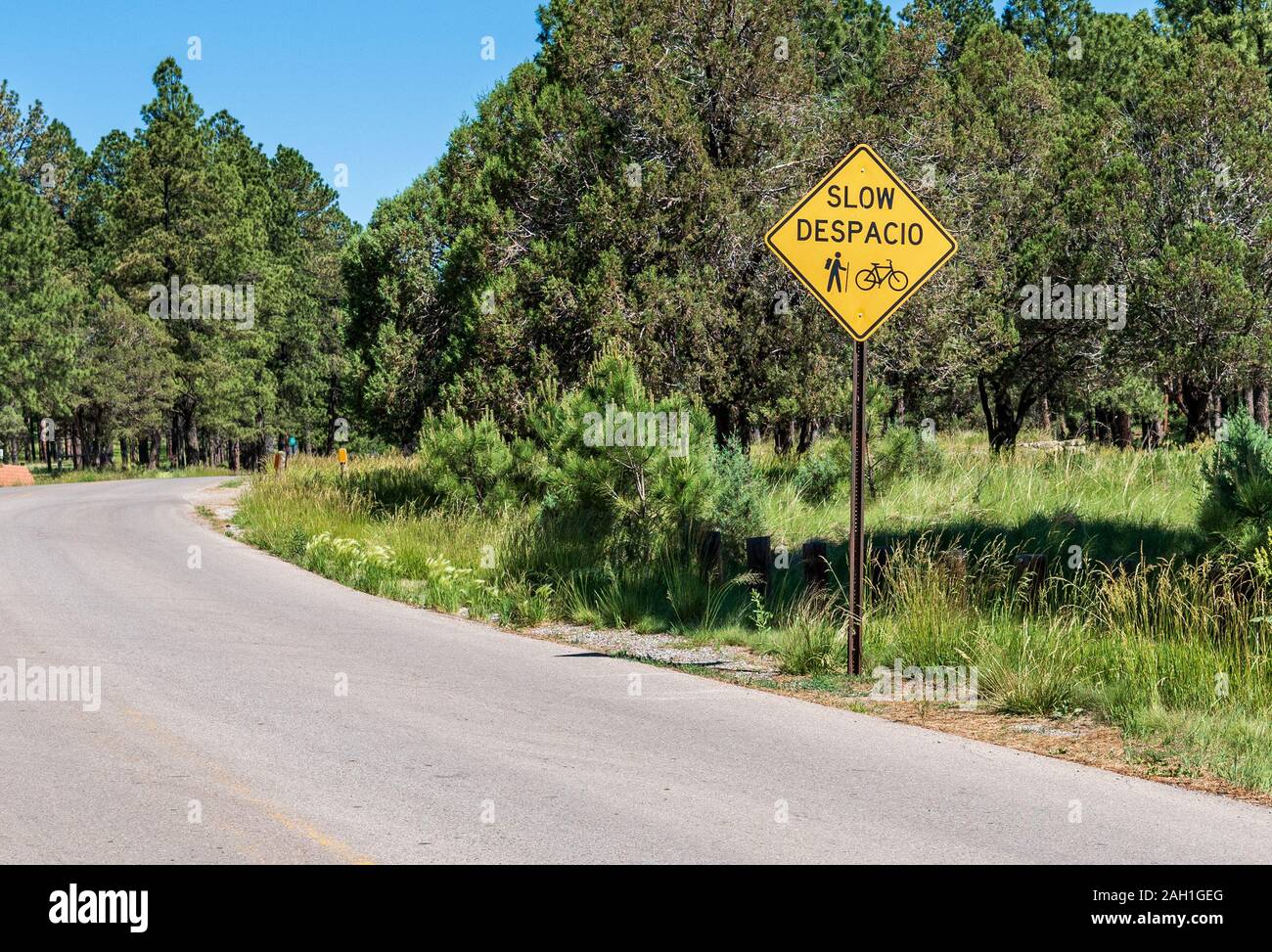 Bilingual sign, road sign in English and Spanish, New Mexico, USA. Stock Photo