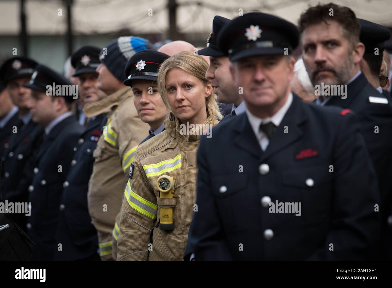 Firefighters line Union Street in central London as a Guard of Honour ...