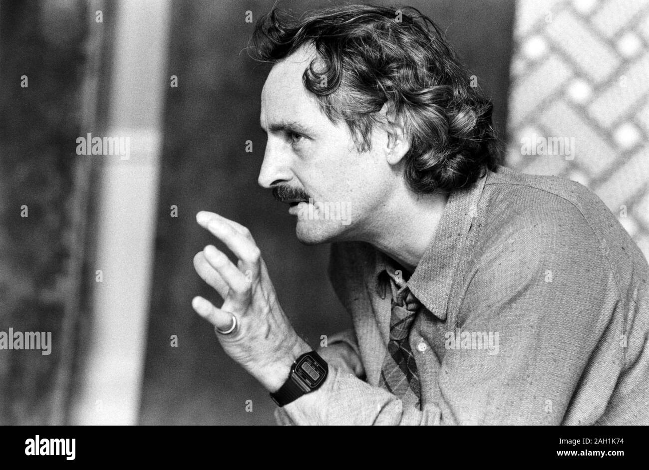 English stage director Max Stafford-Clark photographed in rehearsal in 1985. Born in Cambridge in 1941. Artistic Director of the Traverse Theatre, Edinburgh from 1968 to 1970, the Royal Court Theatre, London from 1979 to 1993 and Out of Joint touring theatre company from 1993 to 2017. Stock Photo