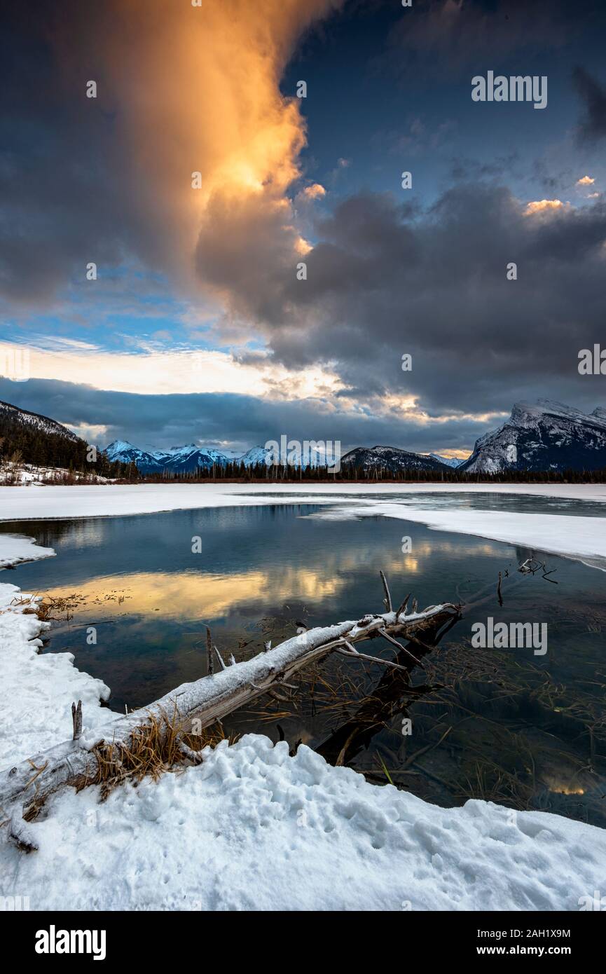 CAN 02 Vermillon Lakes in winter, Banff, Alberta, Canada Stock Photo