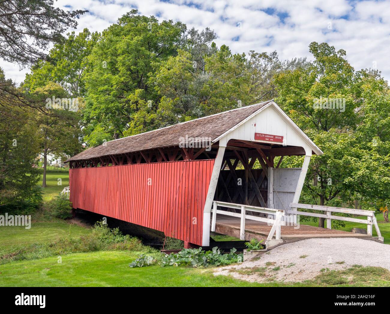 Cutler–Donahoe Covered Bridge, one of the Bridges of Madison County, Winterset City Park, Winterset, Iowa, USA Stock Photo
