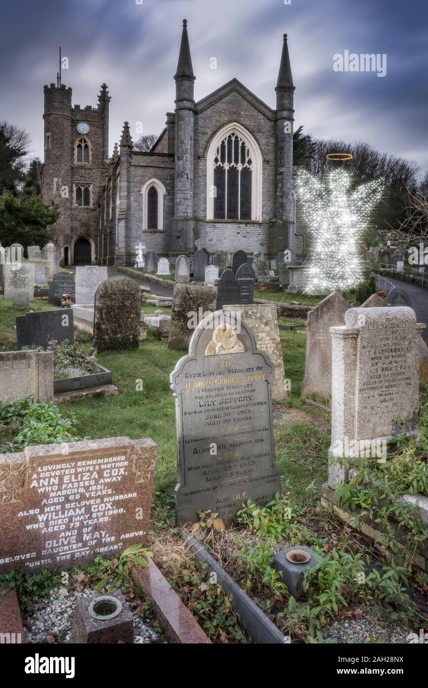 The Christmas Angel outside St Mary's Parish Church Stock Photo