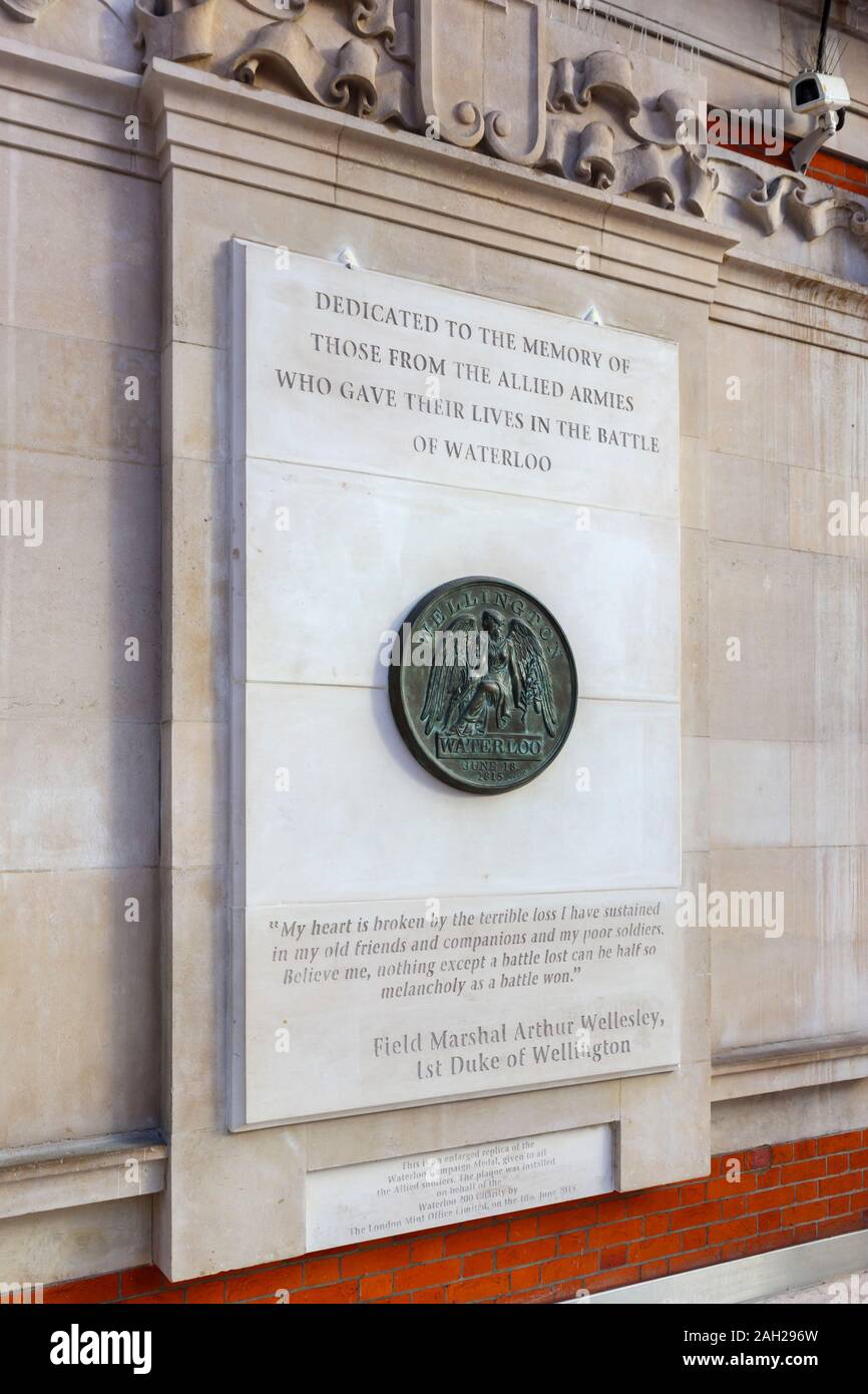 Memorial to those of the Allied Armies who died in the Battle of Waterloo, with replica Waterloo Campaign Medal, Waterloo Station, London, England Stock Photo