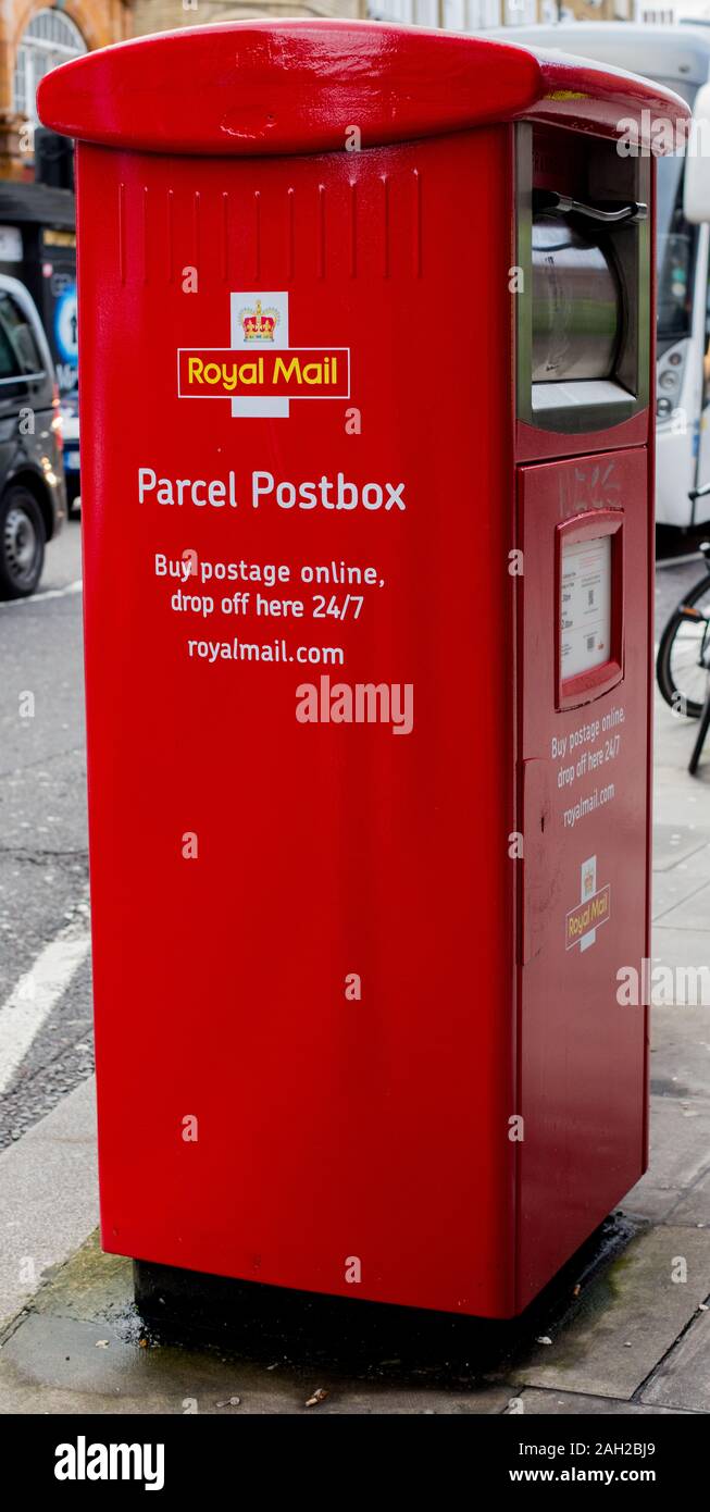 Royal mail parcel postbox hires stock photography and images Alamy