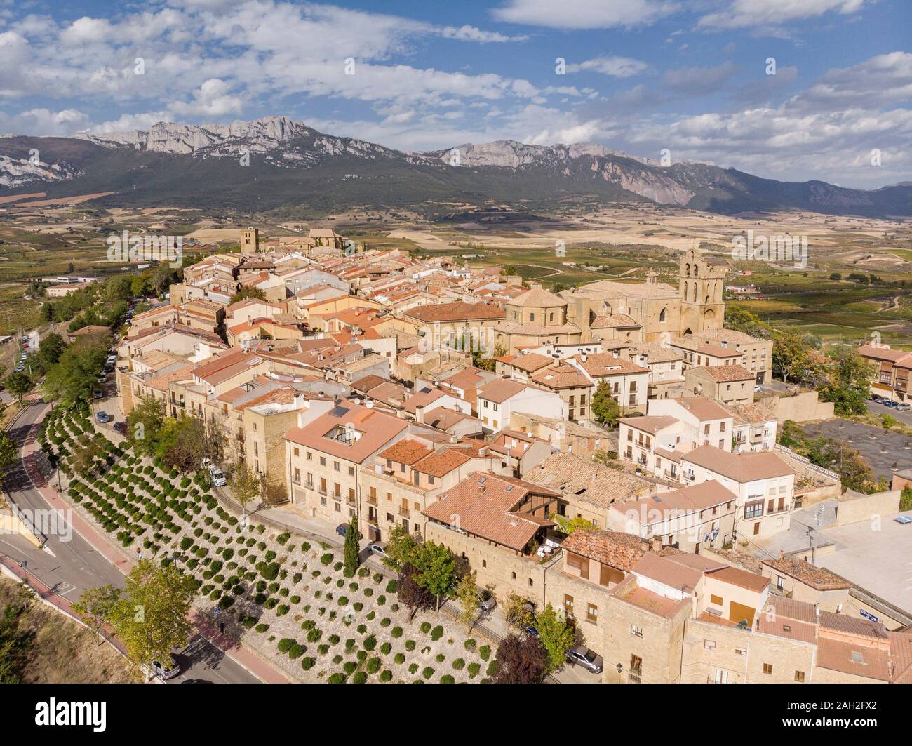 Pueblos de España que merecen ser visitados Laguardia-alava-pas-vasco-spain-2AH2FX2