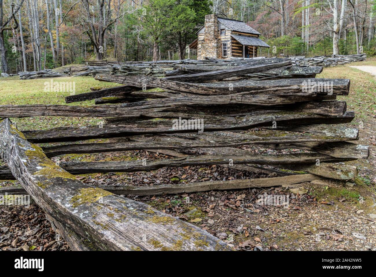 fence and john oliver cabin, smoky mountain national park, tn us Stock Photo