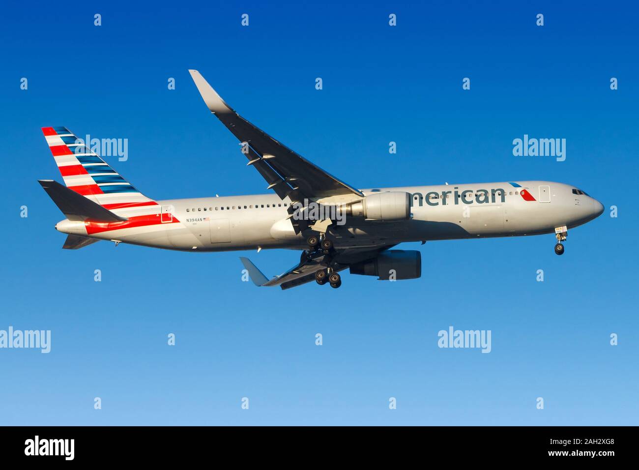 Boeing 767 300er hires stock photography and images Alamy