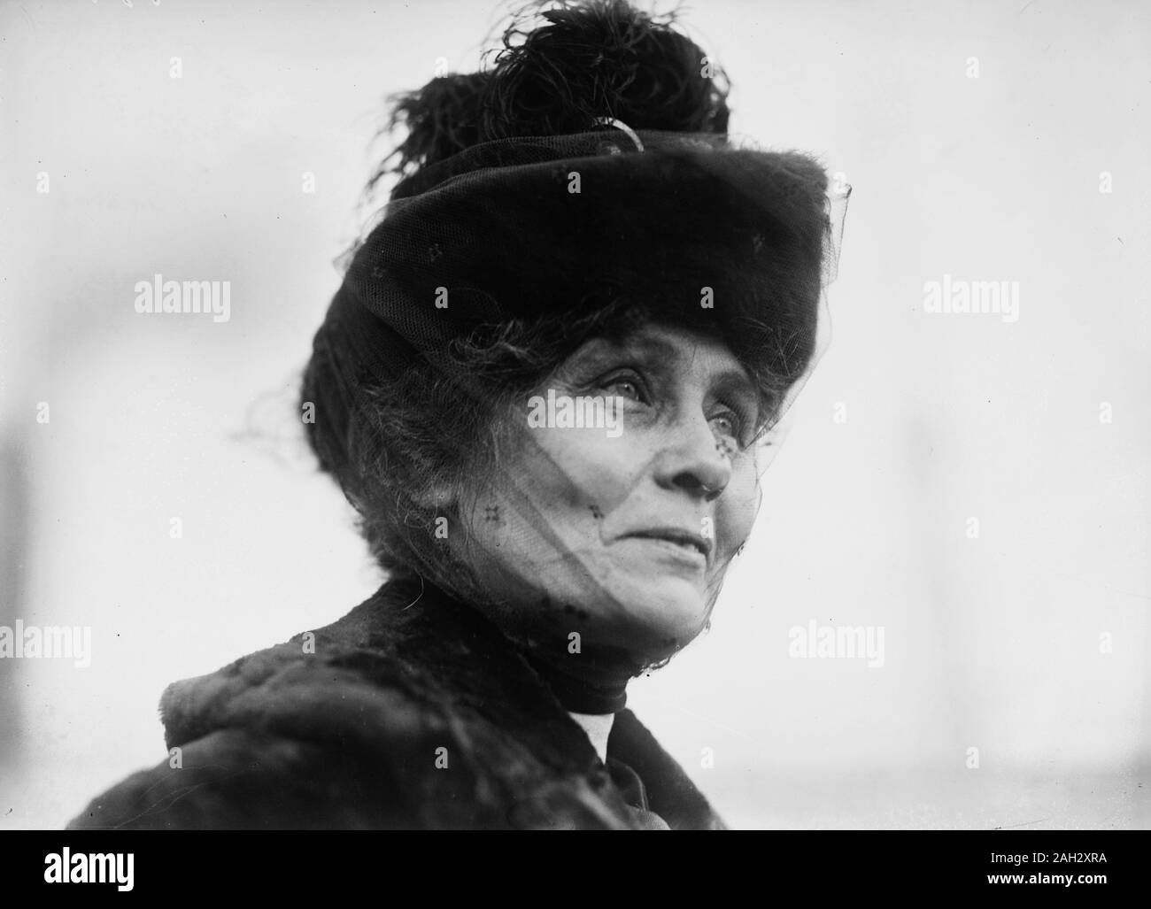 Mrs emmeline pankhurst Black and White Stock Photos & Images - Alamy
