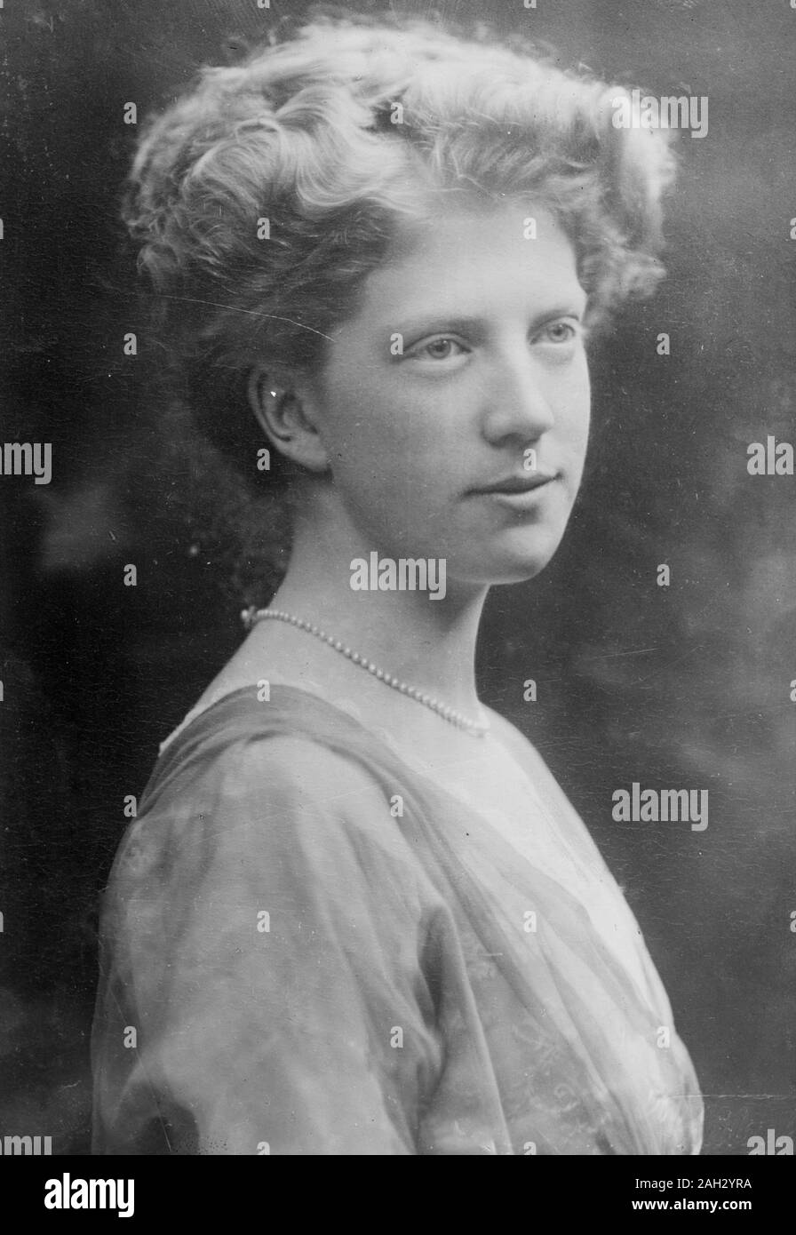 Maria del pilar hires stock photography and images Alamy