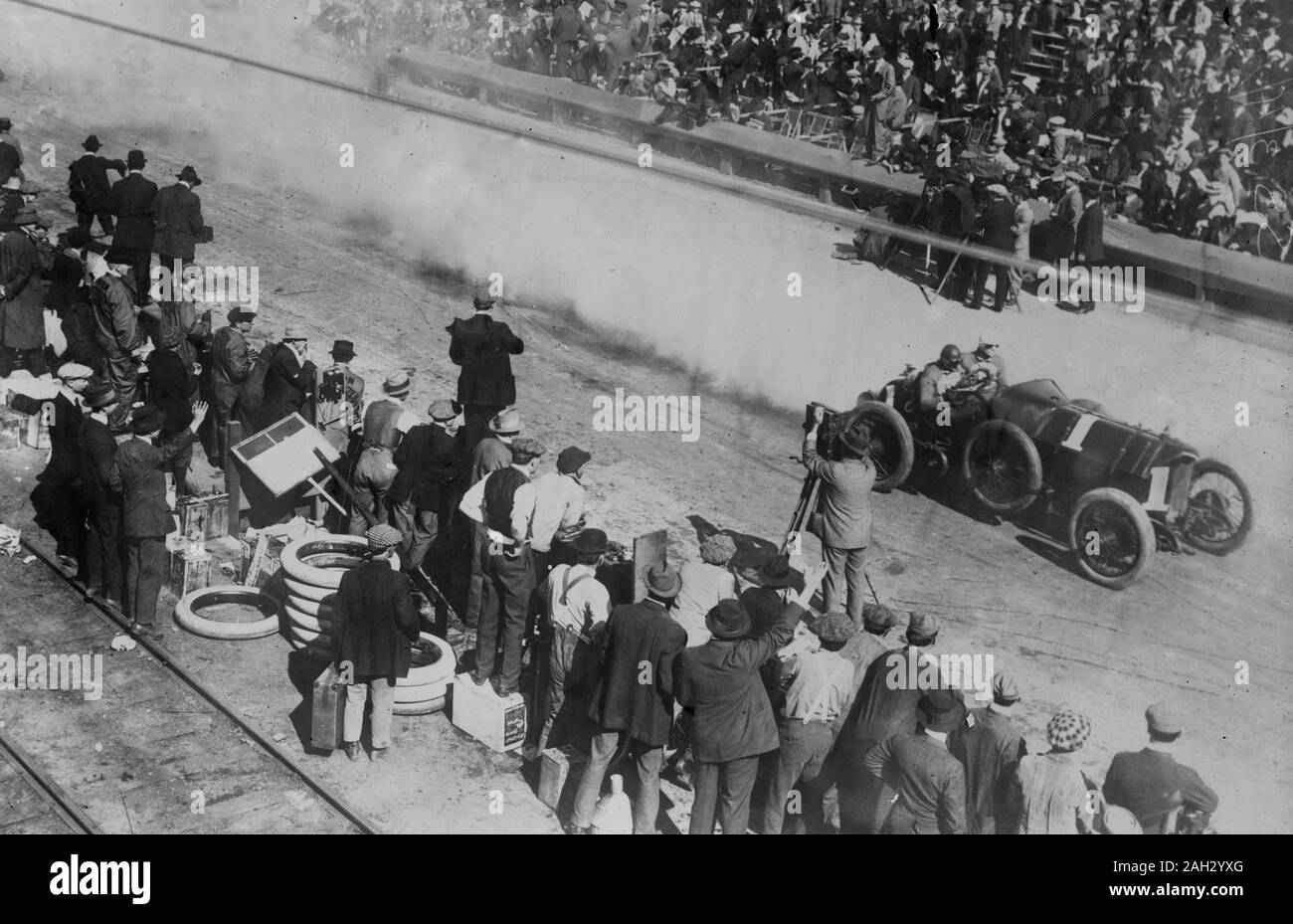 Starting Vanderbilt Cup Race / 1914 Stock Photo