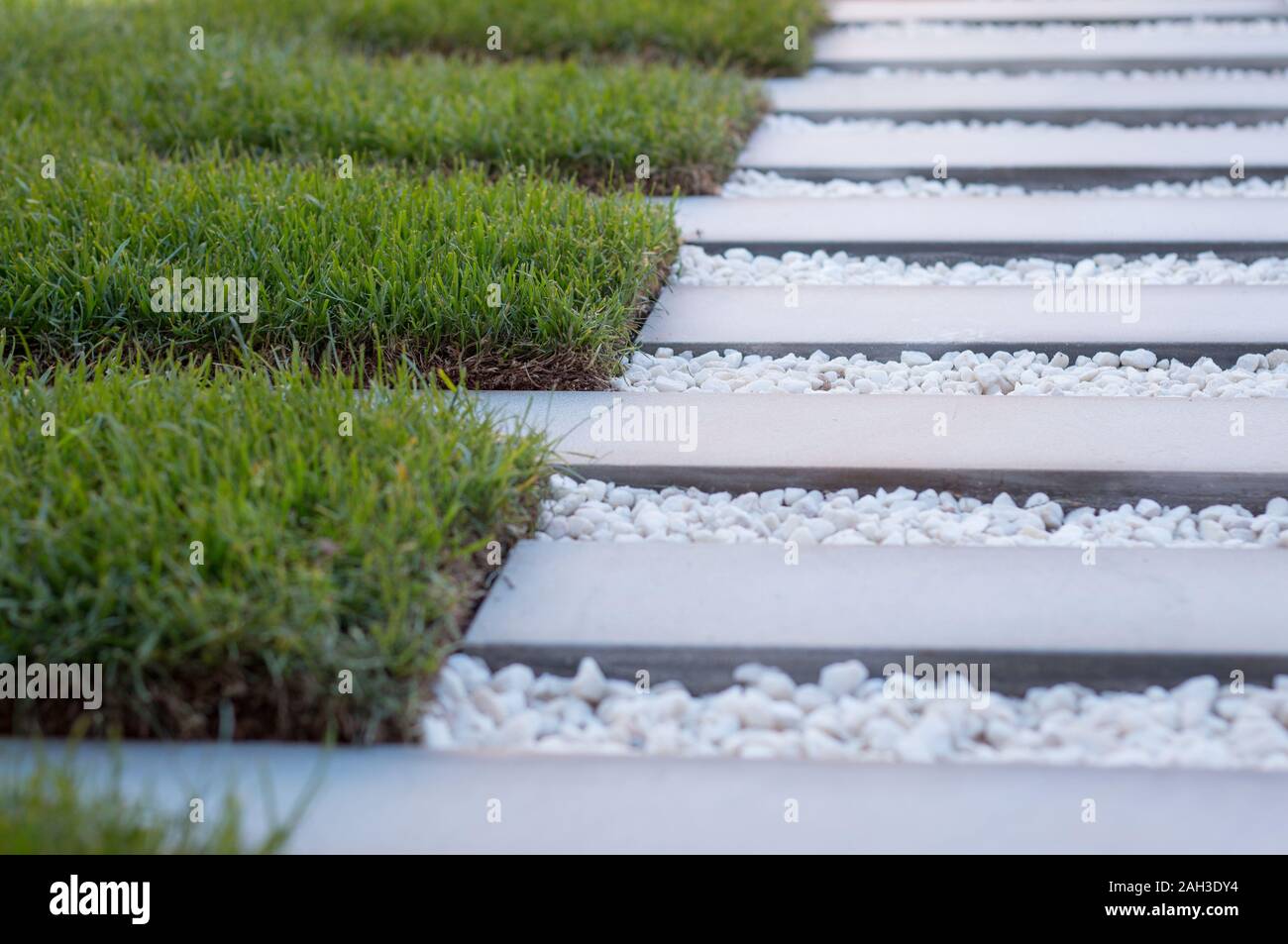 Stepping stone path concrete hires stock photography and images Alamy
