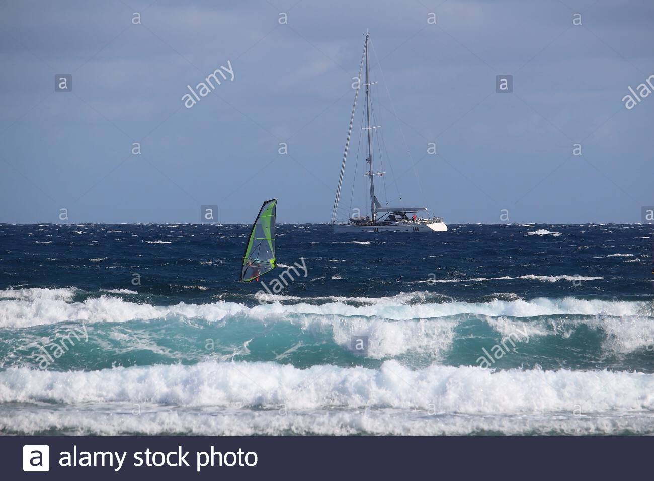 Boat Choppy Water Stock Photos & Boat Choppy Water Stock Images Alamy