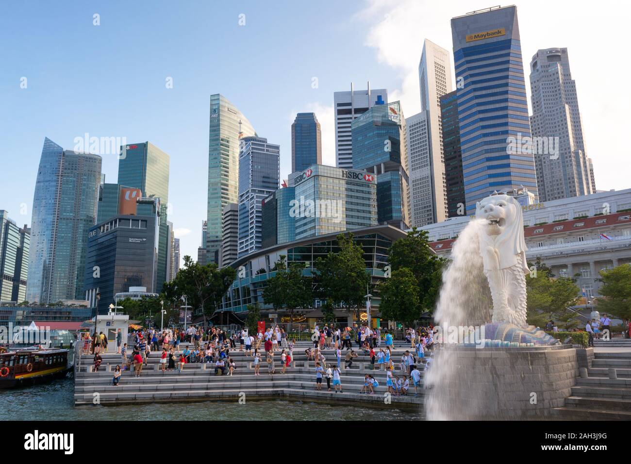 Singapore marina bay sands lion hi-res stock photography and images - Alamy