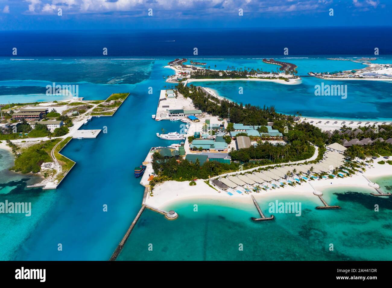Maldives, South Male Atoll, Kaafu Atoll, Aerial view of resort on Fun Island Lagoon Stock Photo
