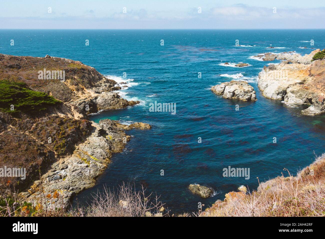 USA, California, Pacific Coast with clear line of horizon in background Stock Photo