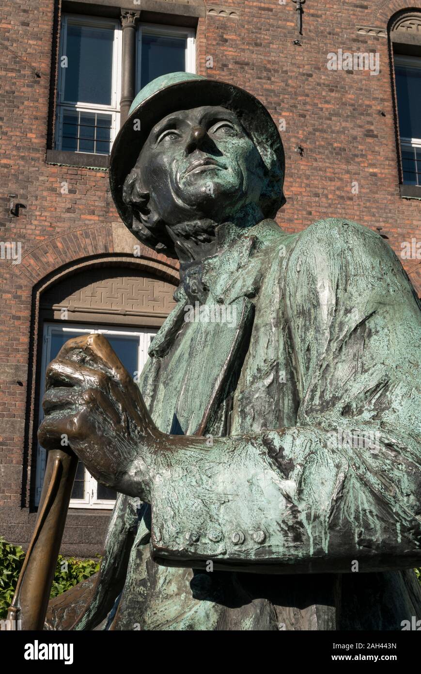 The bronze statue of Hans Christian Andersen, near City Hall Square ...