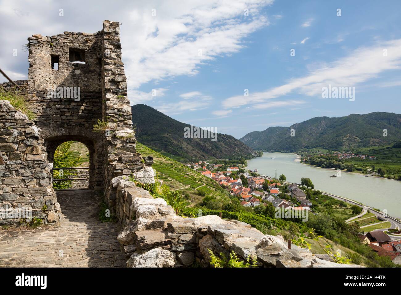 Austria, Lower Austria, Wachau, Spitz an der Donau, View of ruins of castle and Danube river Stock Photo