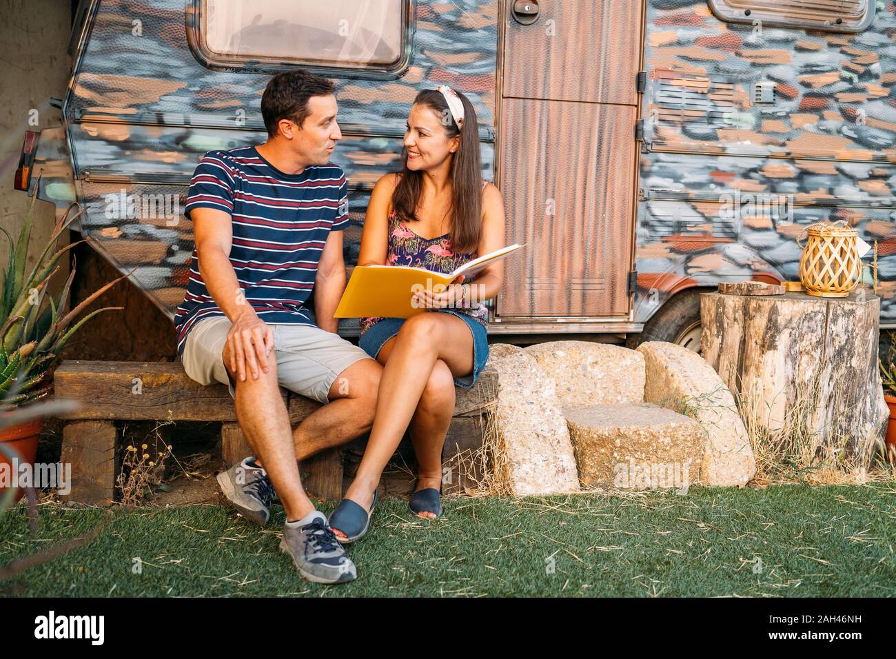 Painted Caravan High Resolution Stock Photography and Images Alamy