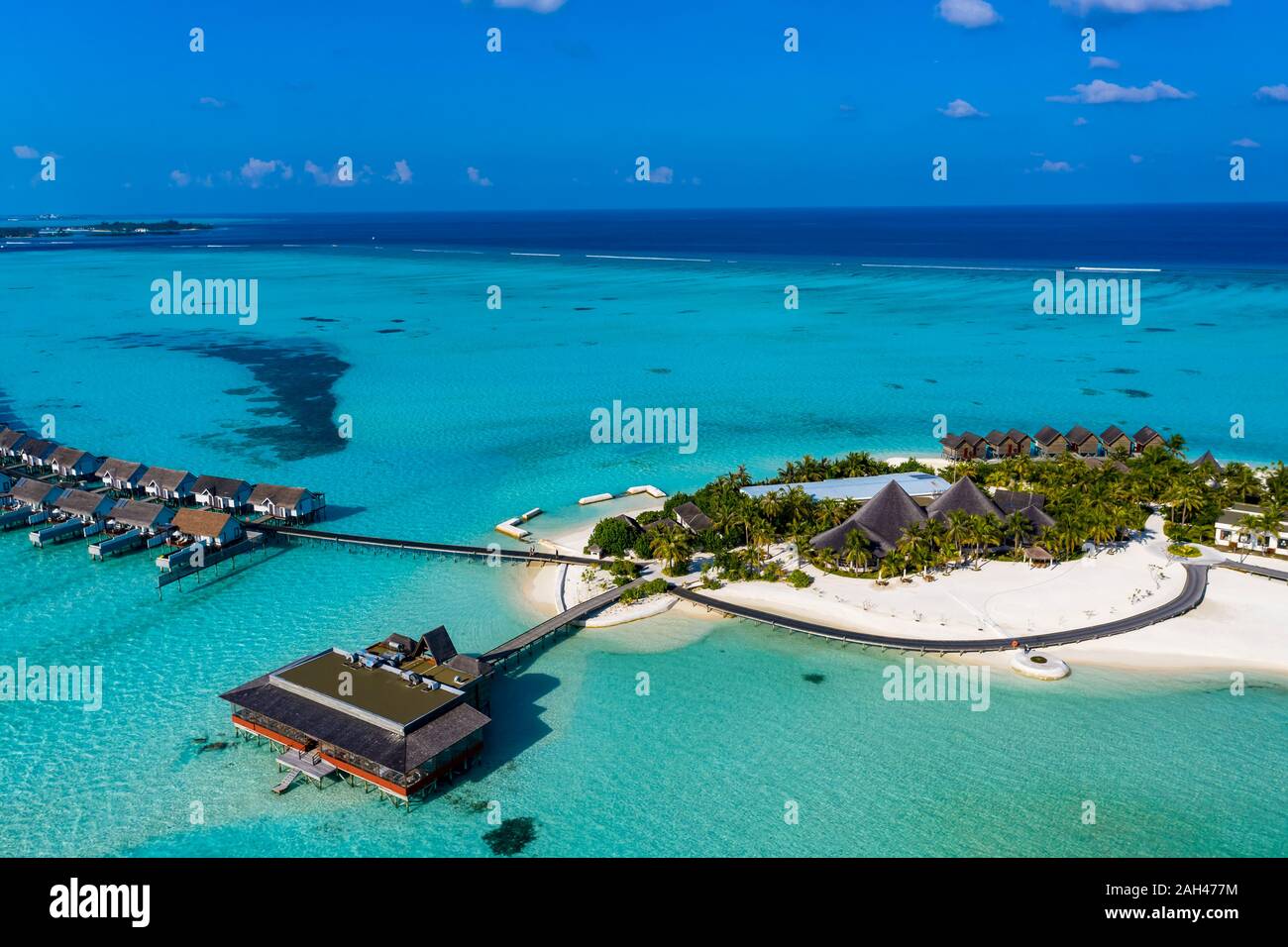 Maldives, South Male Atoll, Aerial view of resort on Maadhoo Stock Photo