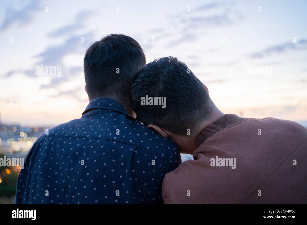 אפליקציית היכרויות בחינם לגברים הומוסקסואלים