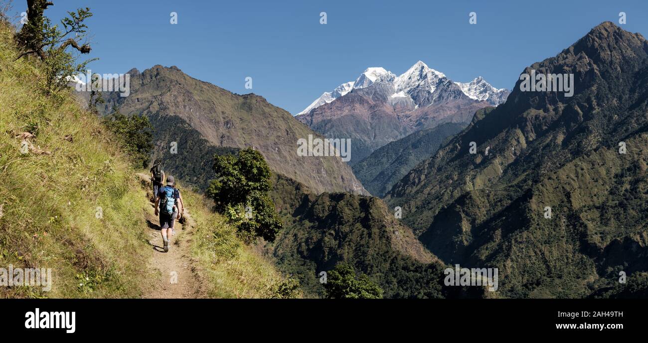 Hiking at Myagdi Khola Gorge, Dhaulagiri Circuit Trek, Himalaya, Nepal Stock Photo