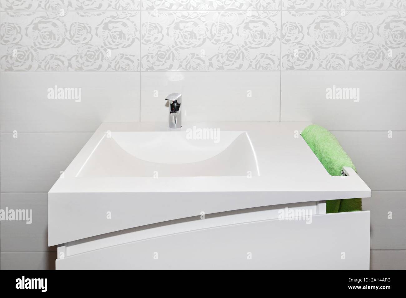 White sink with towel holder in modern bathroom Stock Photo - Alamy