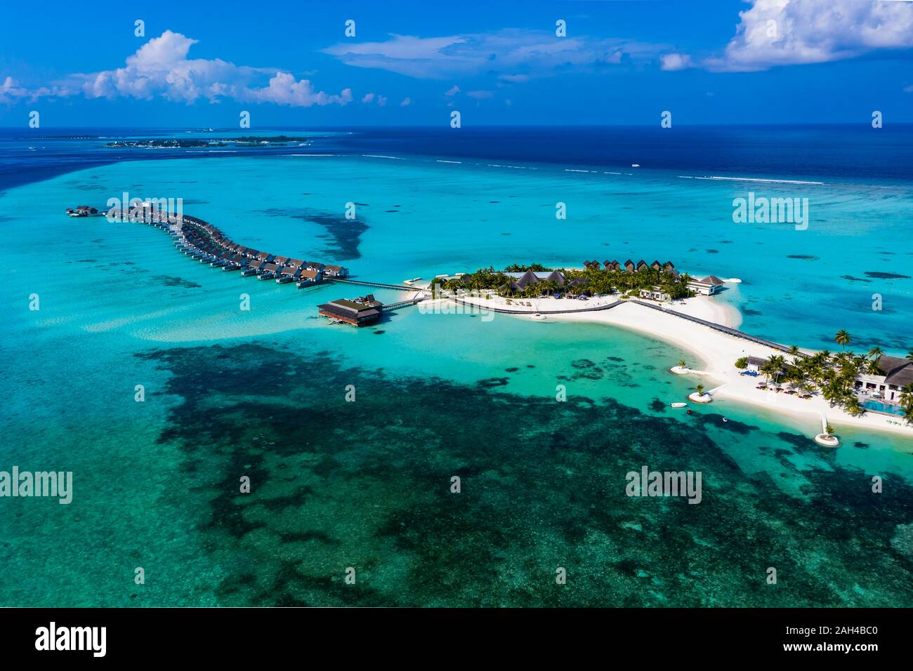 Maldives, South Male Atoll, Kaafu Atoll, Aerial view of resorts Stock Photo