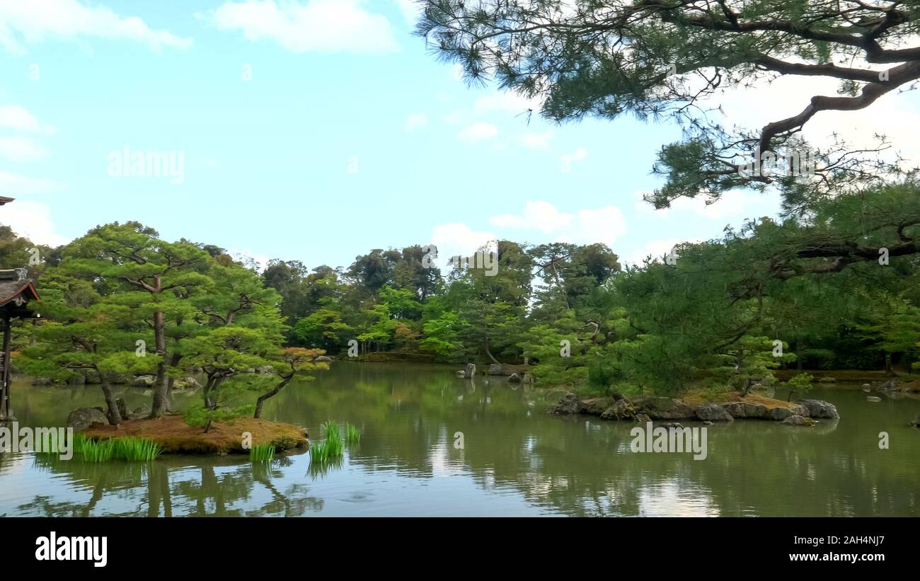 the gardens at golden pavilion in kyoto Stock Photo