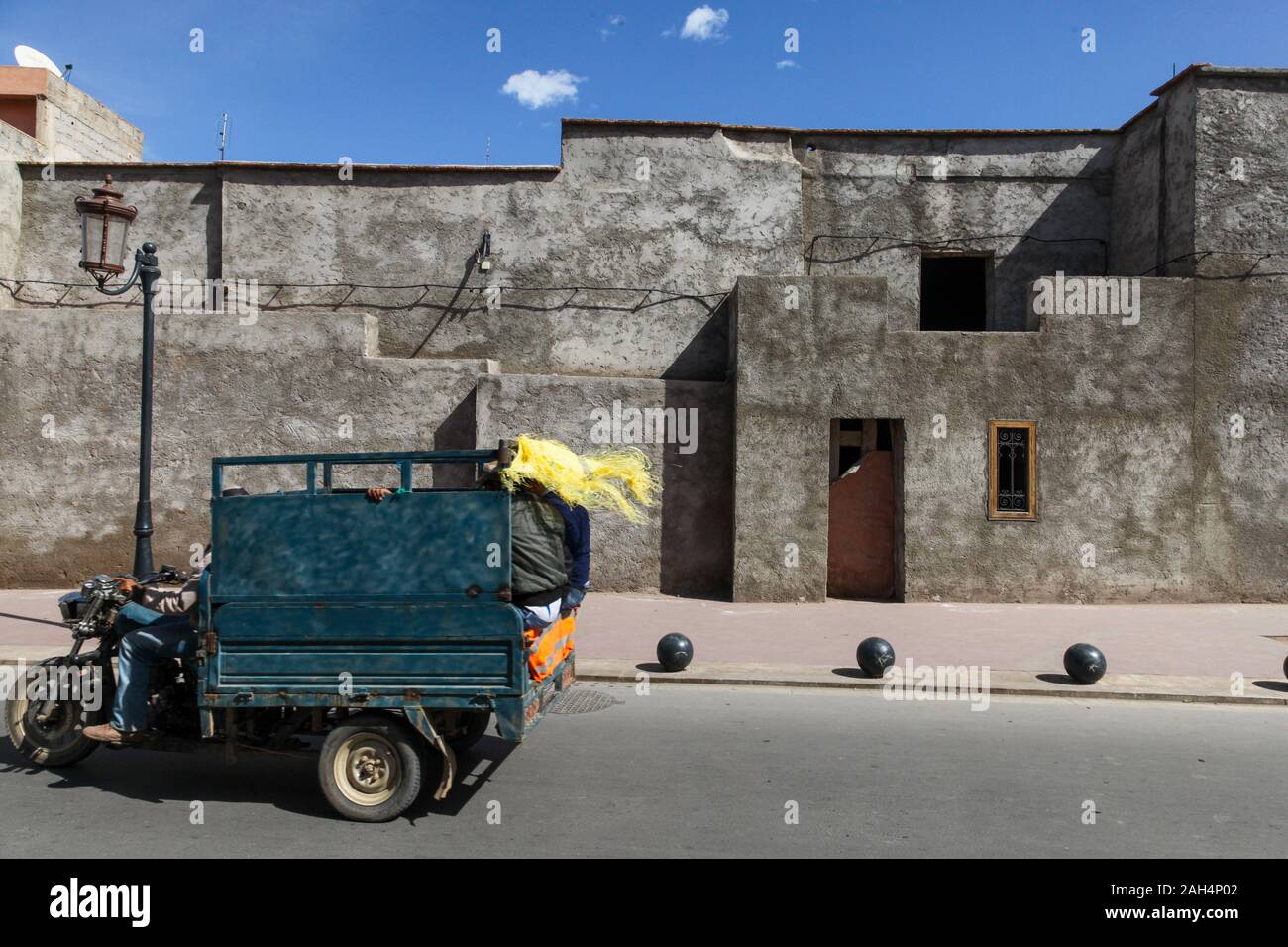 Three wheel vehicle hi-res stock photography and images - Alamy