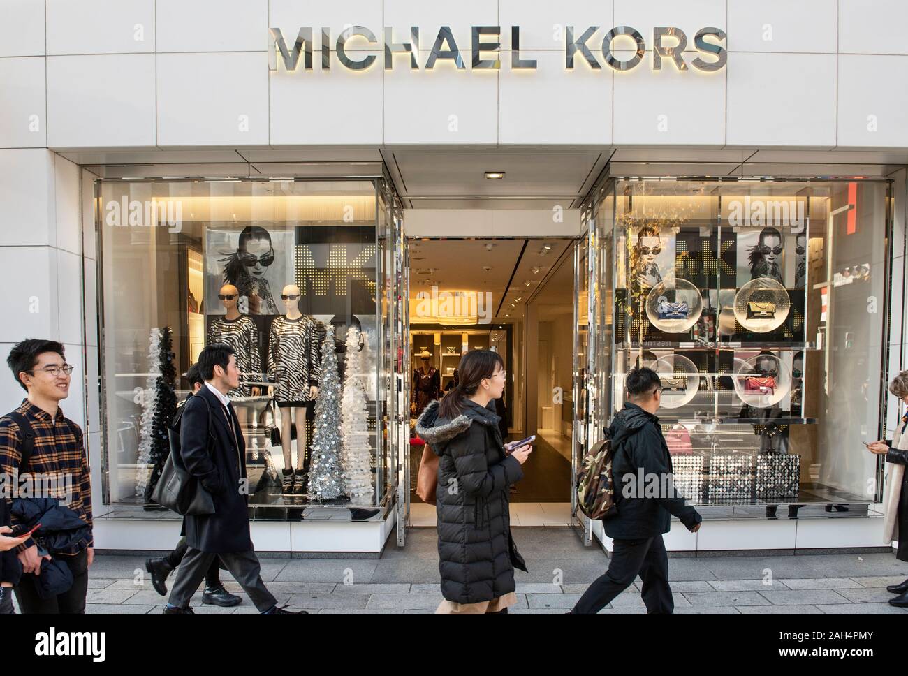 American clothing fashion store brand, Michael Kors logo seen in Tokyo,  Japan Stock Photo - Alamy