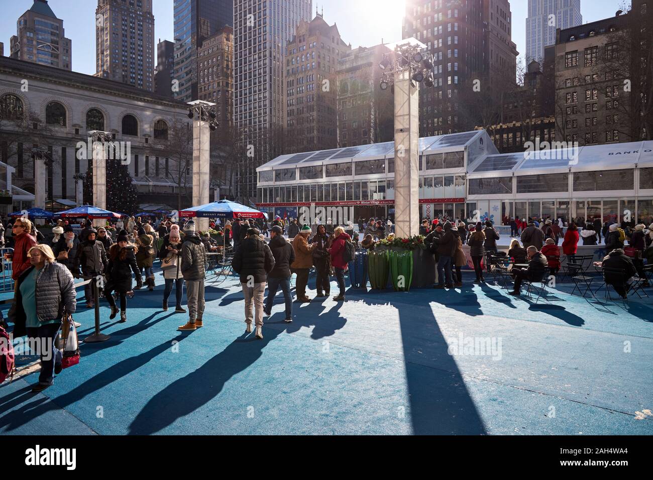 Ice skating, Shopping and Eating at Bryant Park, New York City, 20 Dec 2019 Stock Photo