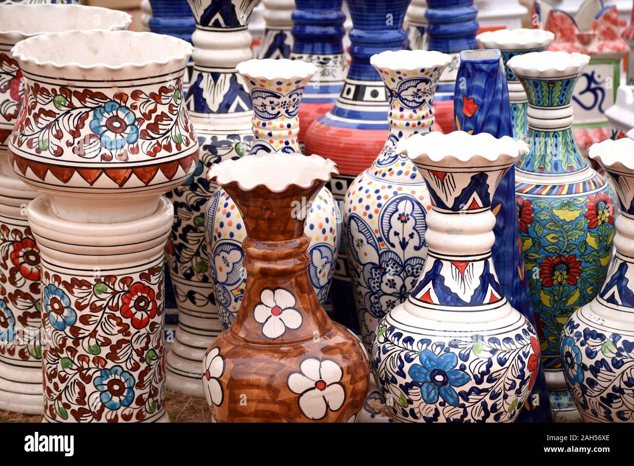 Khurja pottery on display at the 11th National Crafts Mela, Kalagram,  Chandigarh Stock Photo - Alamy