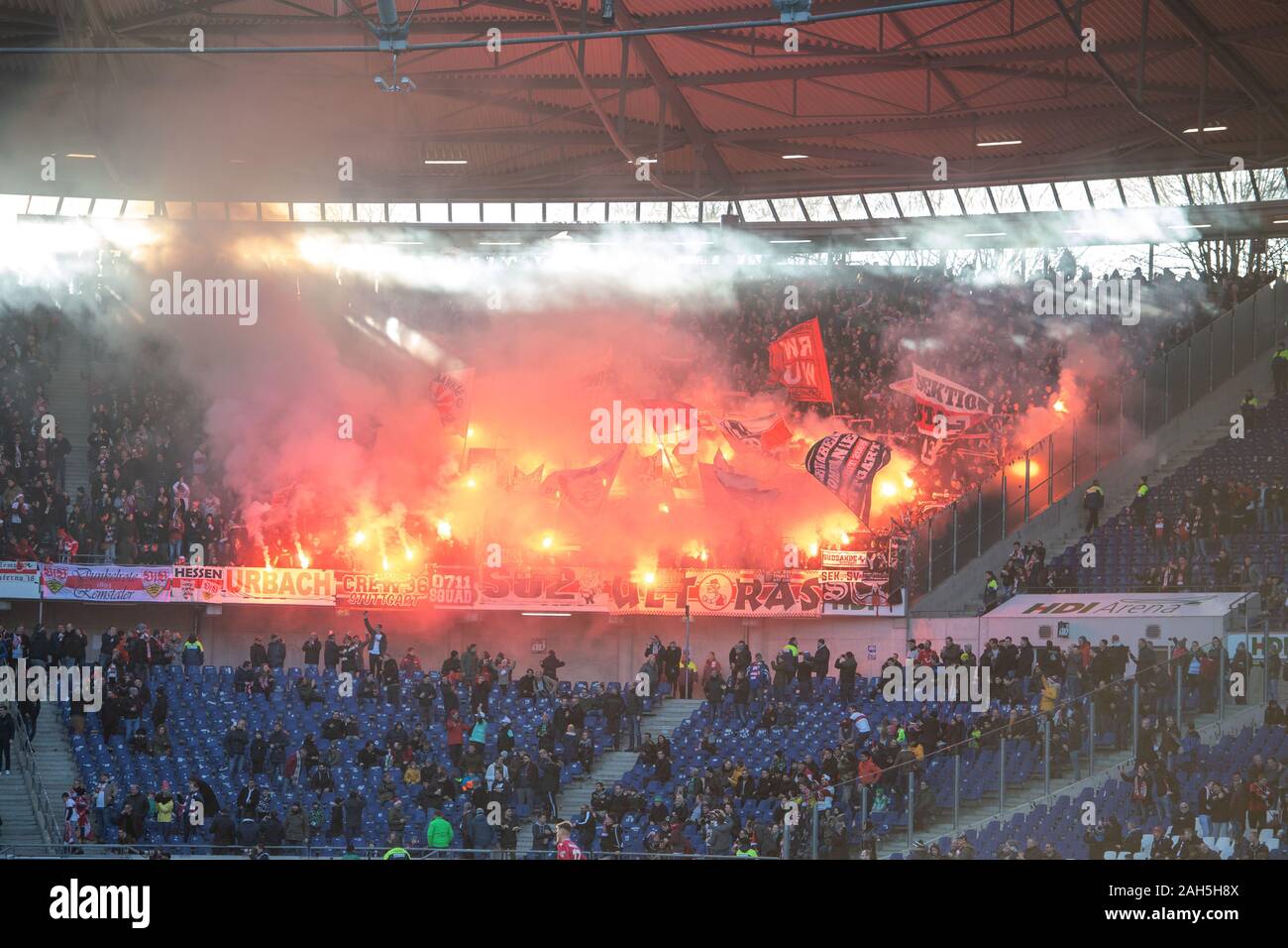 Bengalos Bengal Fire Pyrotechnics in the block of OFC fans Heavy smoke  development leads to the