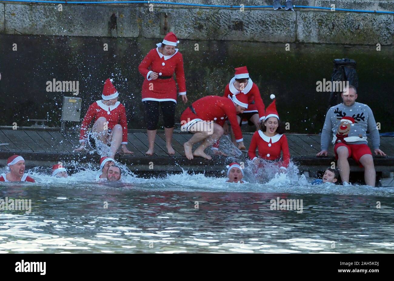 Weymouth Cross Harbour Christmas Day Swim, Dorset. Credit: Dorset Media Service/Alamy Live News Stock Photo