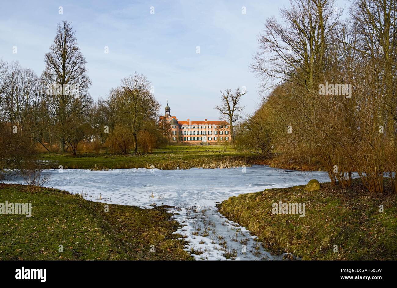 The Eutiner Schloss (Eutiner Schloss) in winter. Stock Photo