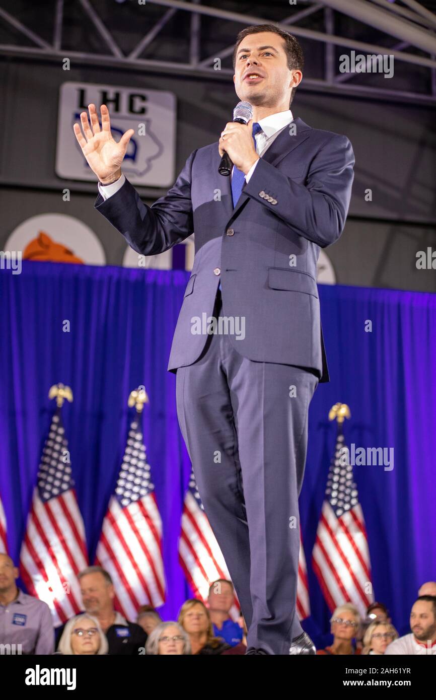 Indianola, Iowa USA 22nd Dec 2019 Presidential candidate Pete Buttigieg addresses a crowd of 1200 people during a Town Hall Meeting. Credit:  Fritz No Stock Photo