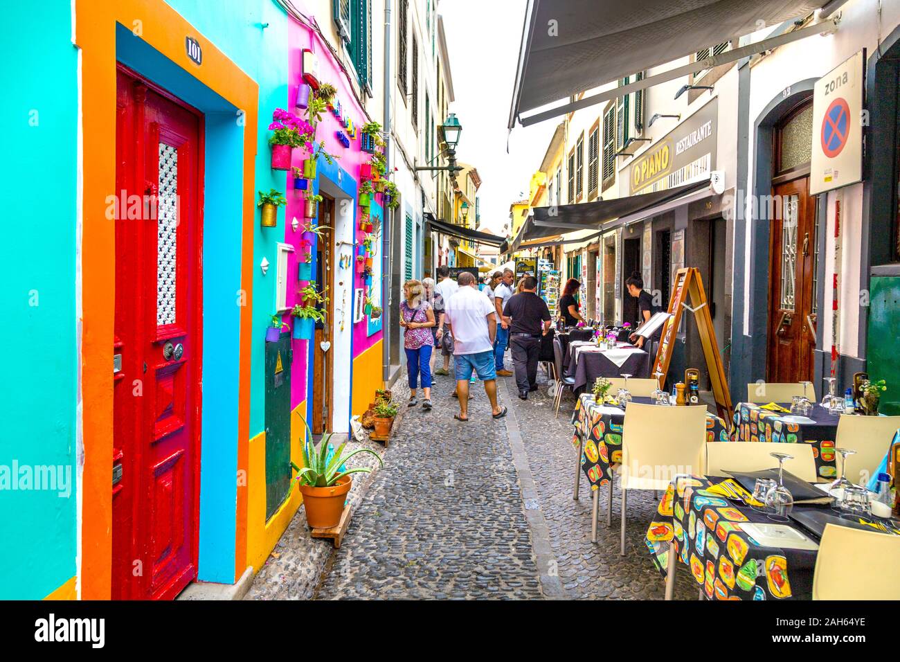 Colourful houses on Rua do Santa Maria in the old town of Funchal, Madeira, Portugal Stock Photo