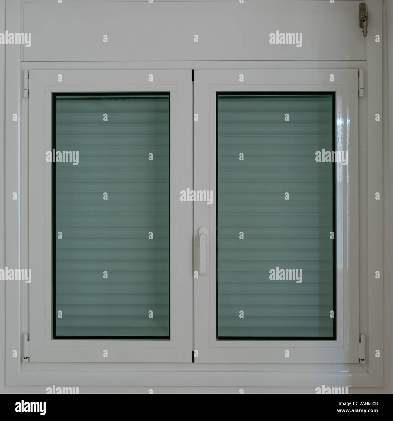 Double tilt and turn aluminum thermal break window with vertical