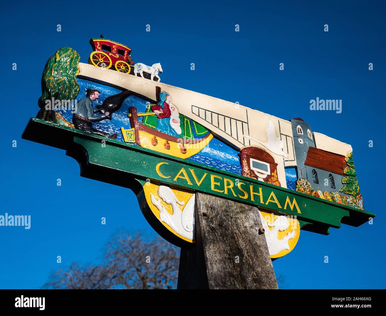 Caversham Painted Wooden Sign, Caversham, Reading, Berkshire, England, UK, GB. Stock Photo