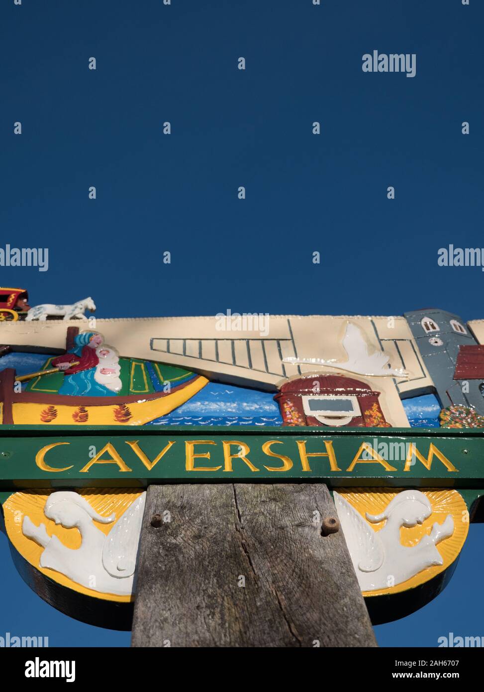 Caversham Painted Wooden Sign, Caversham, Reading, Berkshire, England, UK, GB. Stock Photo