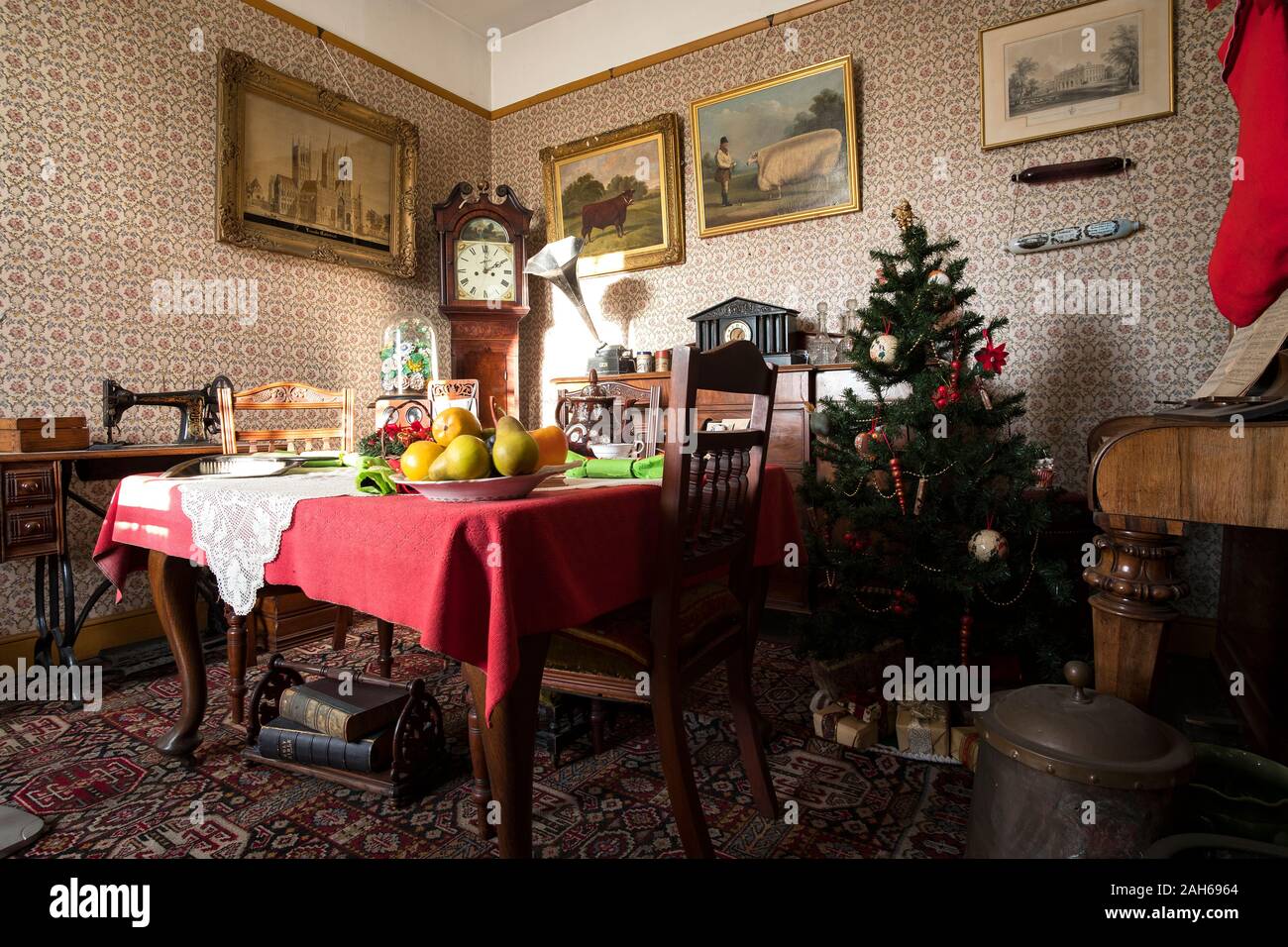 City Diorama Background Construction Paper