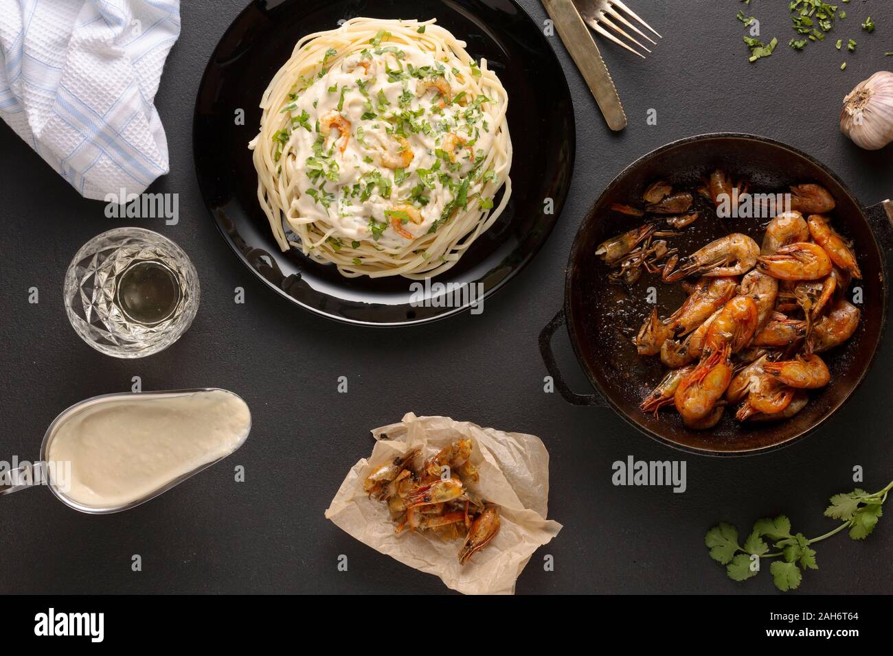 Shrimp pasta in creamy garlic sauce. Delicious Stock Photo - Alamy