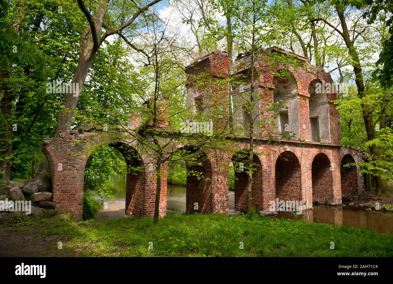 Aqueduct in the Romantic Park in Arkadia, Poland, Europe, reconstructed in 1950-1052. Visiting tourist travel destinations, sightseeing popular place. Stock Photo