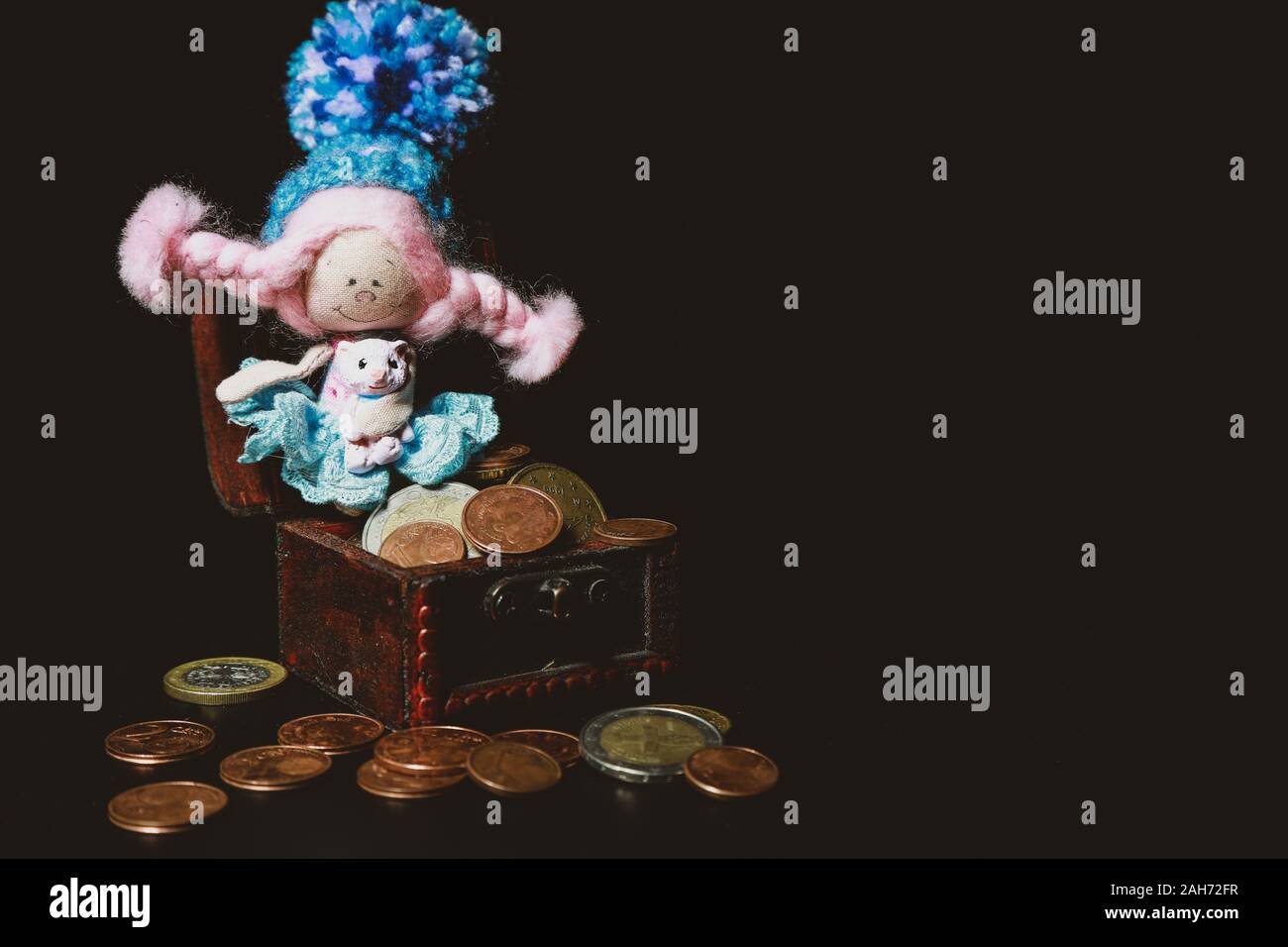 Old gold coins dark hi-res stock photography and images - Alamy